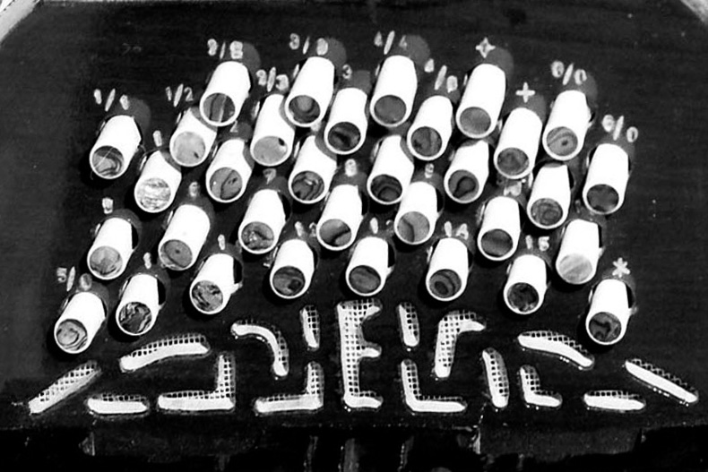 bass keyboard of the 142 voice bandoneon (rheinische Lage)