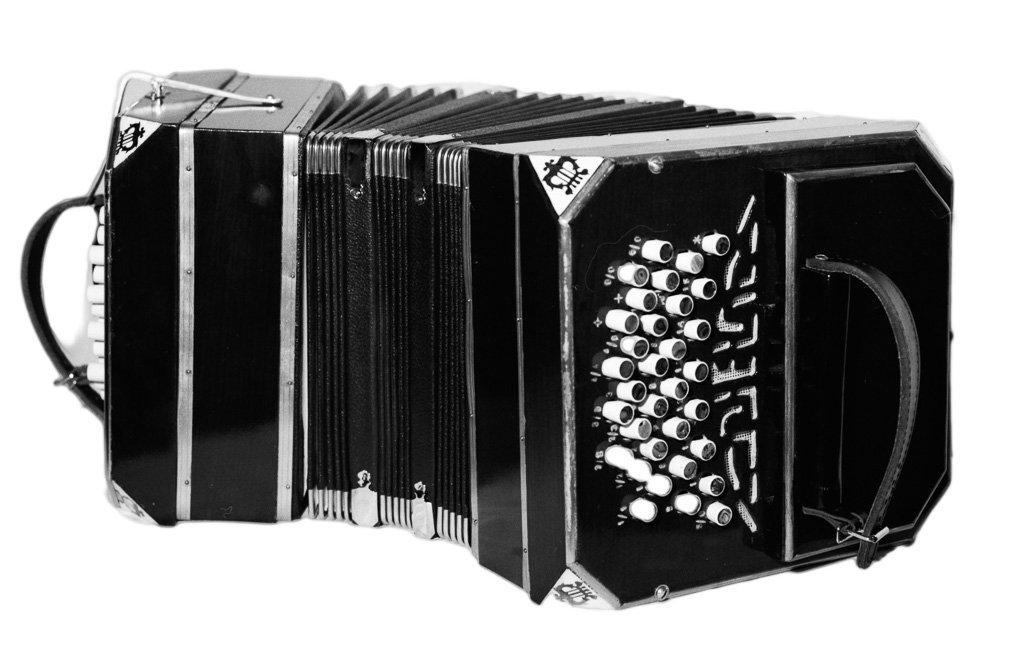 Anja Rockstroh stellt den erstern Bandoneon Prototypen anlässlich des Bandoneontreffens in Carlsfeld am 7./8. Oktober 2000 vor
