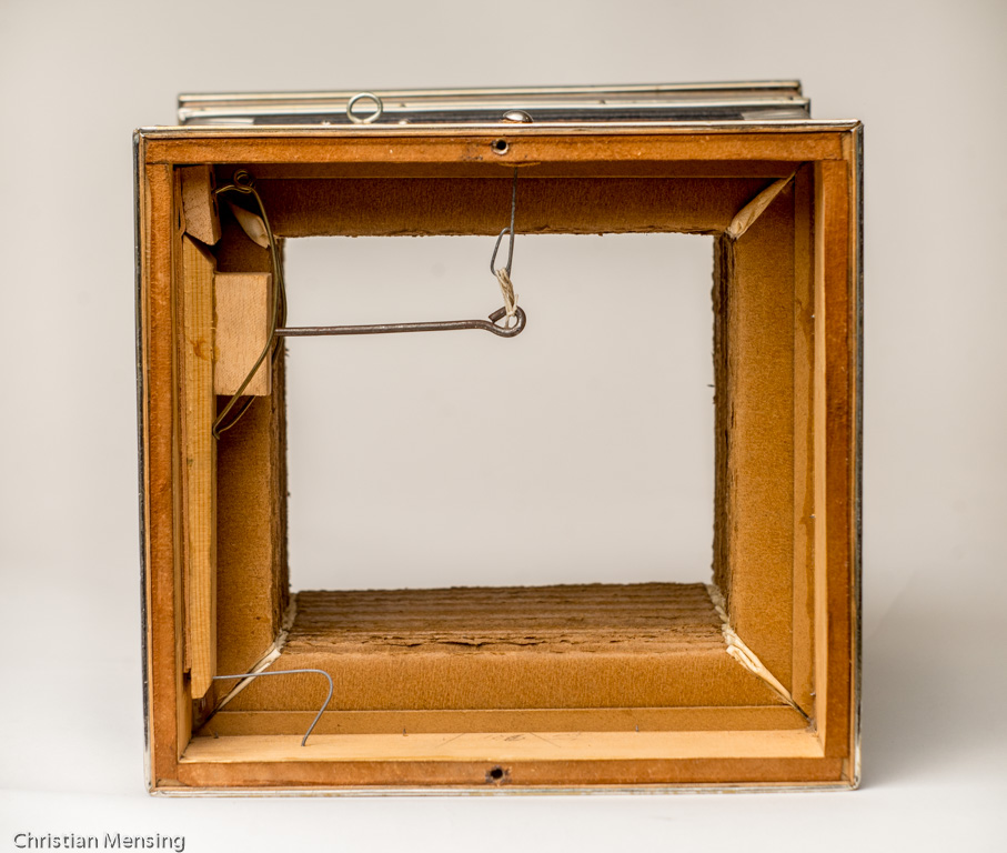 bellow frame including the main valve mechanics